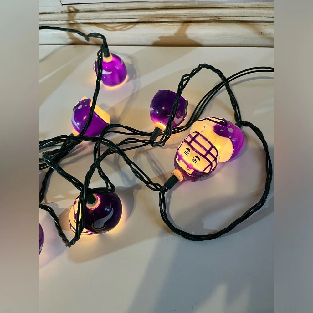 Vintage NFL Minnesota Vikings helmets string of lights football decoration rare